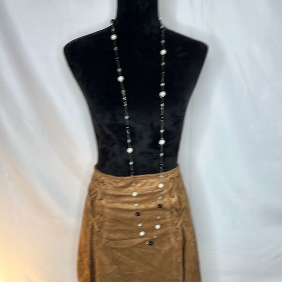 Premier Designs Multi strand faux Black and White Beaded Nacklace - Picture 4 of 4